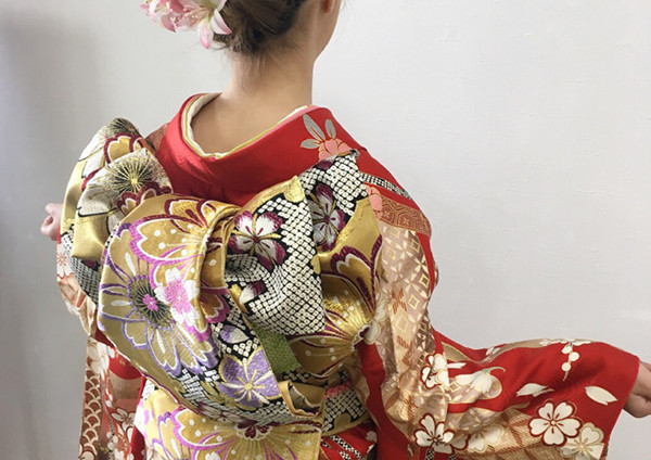 結婚式に参列着物姿イメージ画像